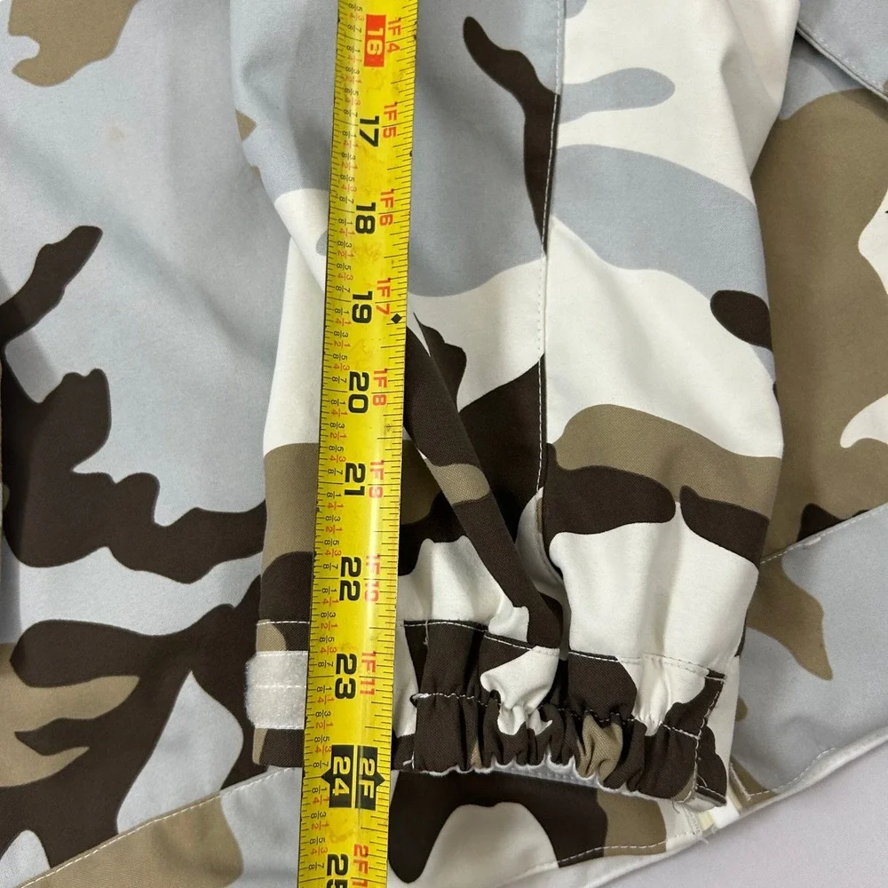 Burton Jacket Mens Small Camo Down‎ Insulated Hooded Snowboard Skiing Outdoors
